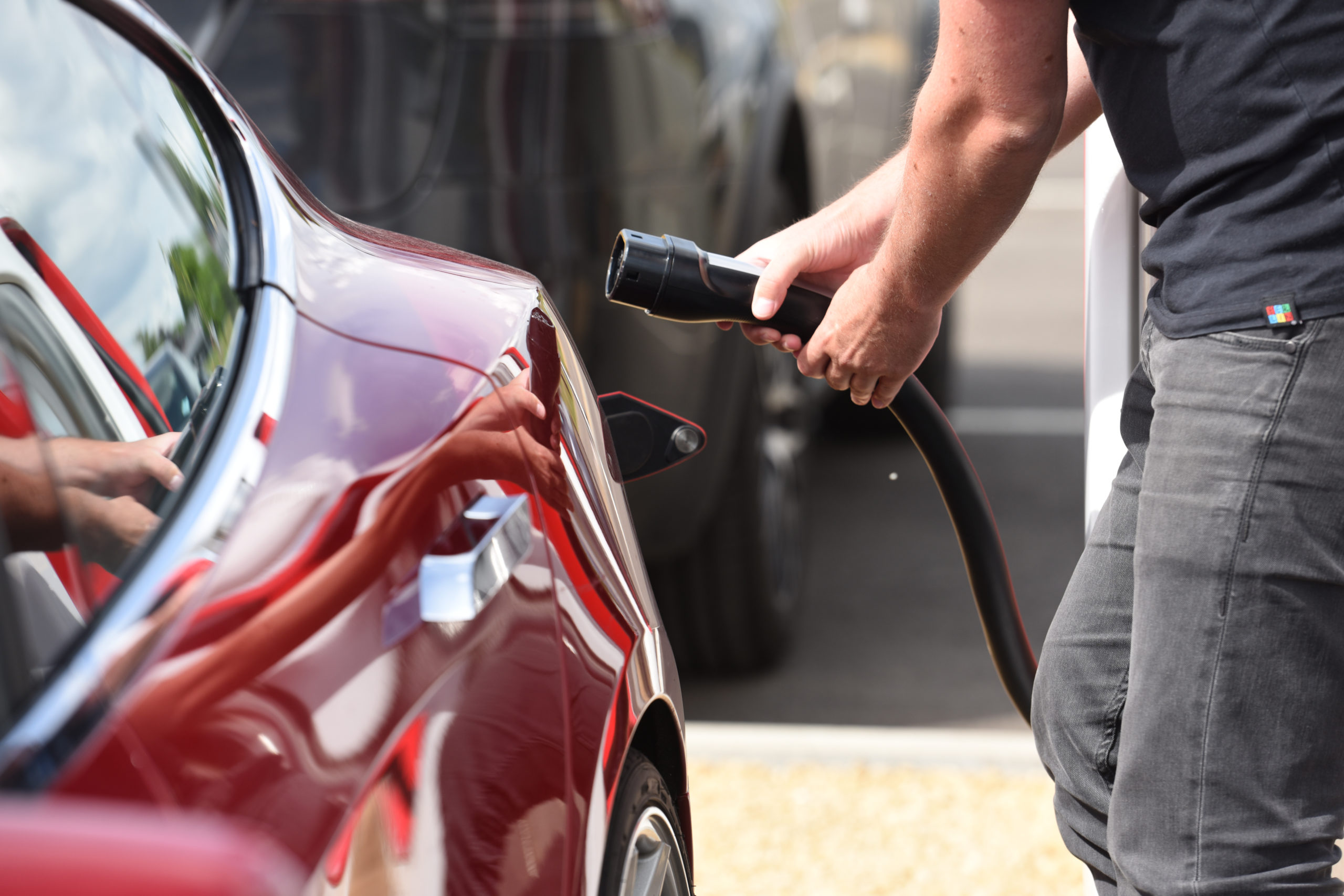 Pourquoi installer une borne de recharge pour voiture électrique